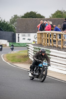 Vintage-motorcycle-club;eventdigitalimages;mallory-park;mallory-park-trackday-photographs;no-limits-trackdays;peter-wileman-photography;trackday-digital-images;trackday-photos;vmcc-festival-1000-bikes-photographs